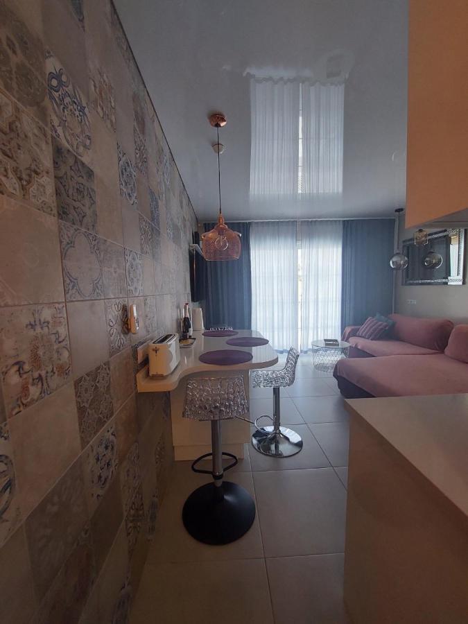 Orlando Luxury Apartament Адехе Екстериор снимка